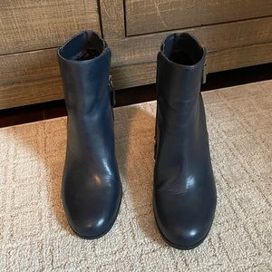 Isaac Mizrahi Ankle boots in Navy 8